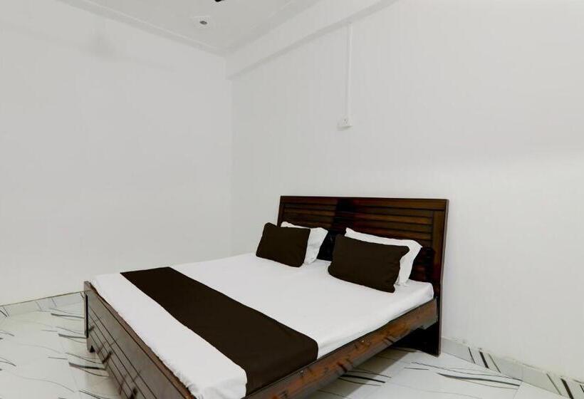 בית מלון כפרי Oyo Rd Palace