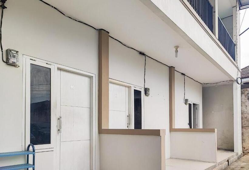 فندق Reddoorz Syariah Near Lapangan Persijam Jambi