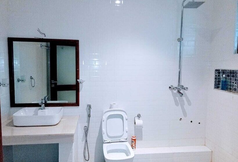 בית מלון כפרי The Pontoons Nyali A103