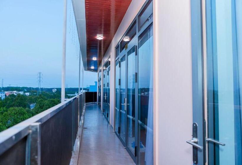 هتل Thành Phố Mới