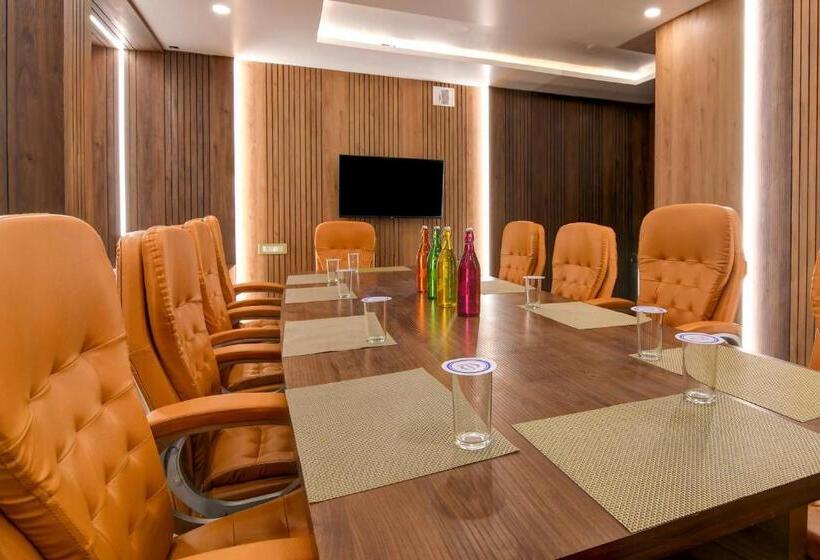 فندق Super Townhouse Oak Bulbuli Neer