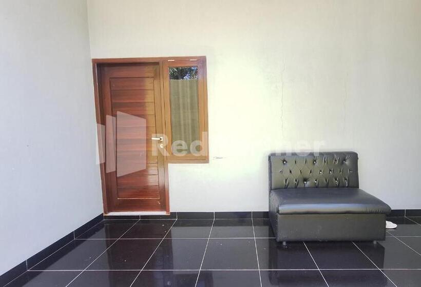 فندق Vins Homestay Kroya Mitra Reddoorz