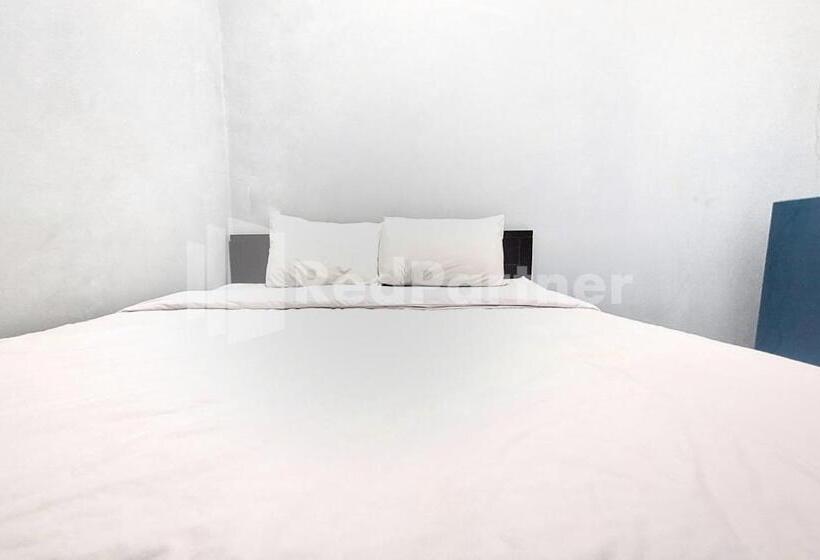 فندق Vins Homestay Kroya Mitra Reddoorz