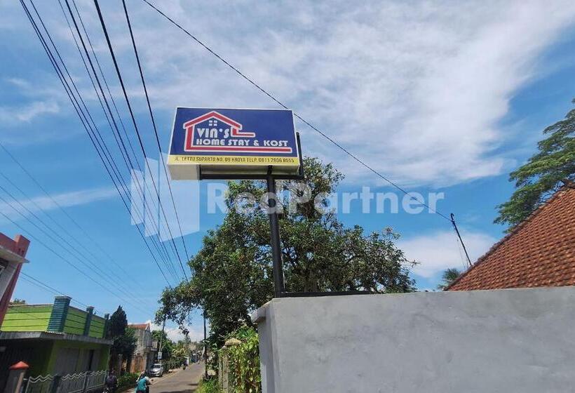 בית מלון כפרי Vins Homestay Kroya Mitra Reddoorz