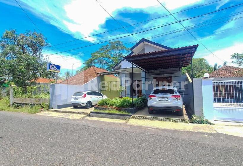 فندق Vins Homestay Kroya Mitra Reddoorz