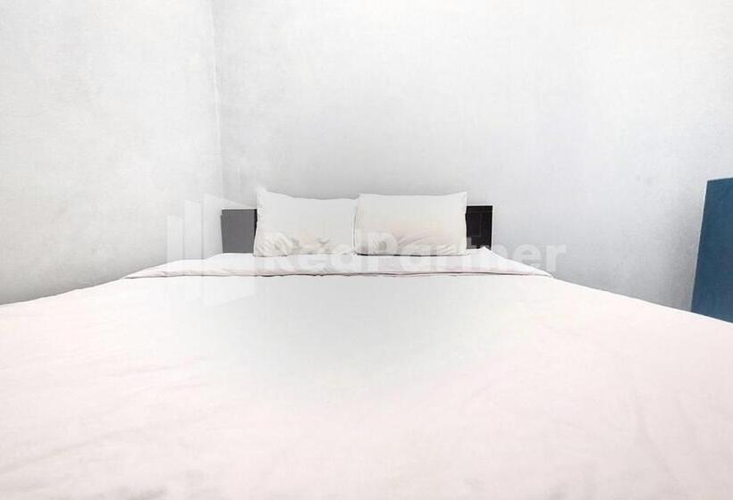 בית מלון כפרי Vins Homestay Kroya Mitra Reddoorz