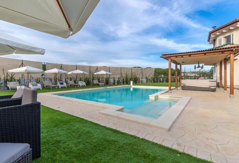 Villa Cangiano B&b And Pool