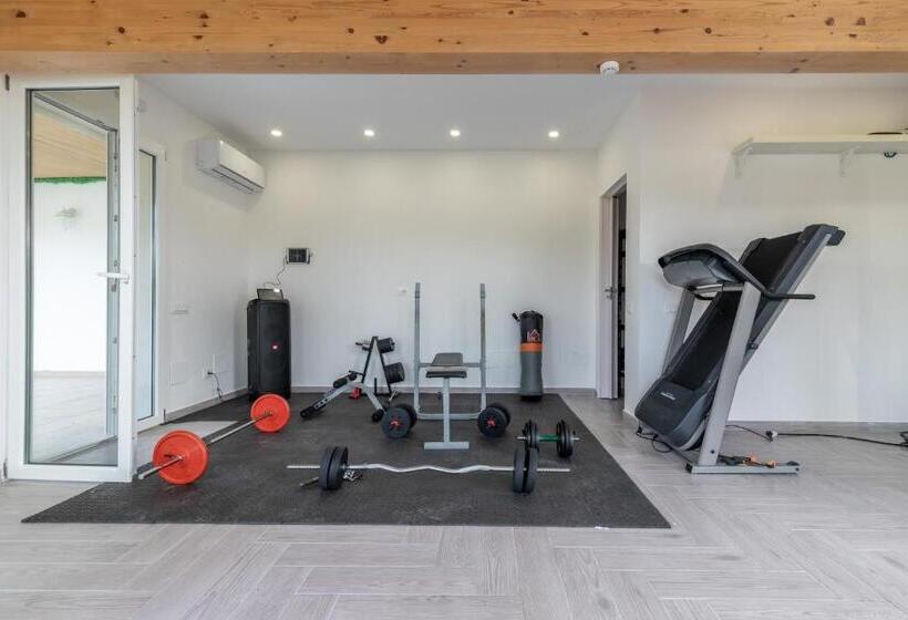 Villa Cangiano B&b And Pool