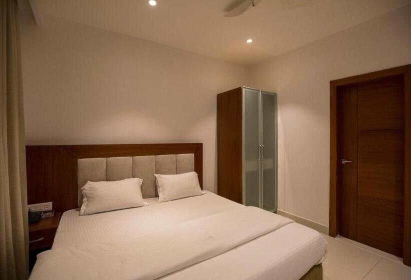 Le Mars Hotel Ladan
