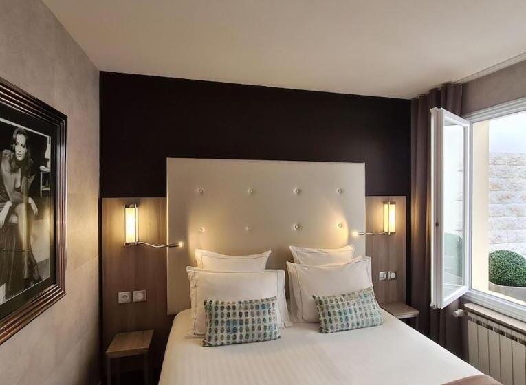 Lencia Hotel,downtown