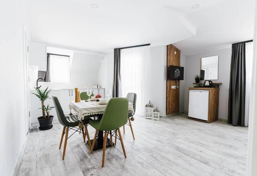 Lux Apart At Terrace