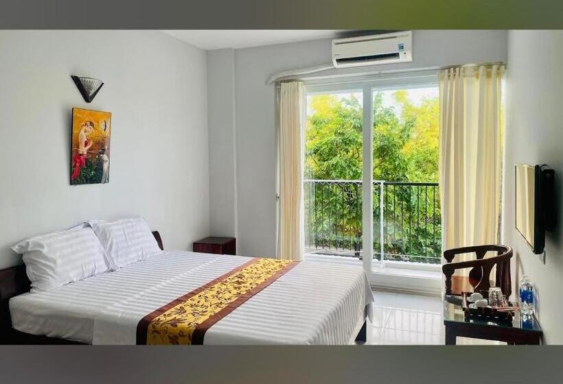 May Hotel Night Market Phu Quoc