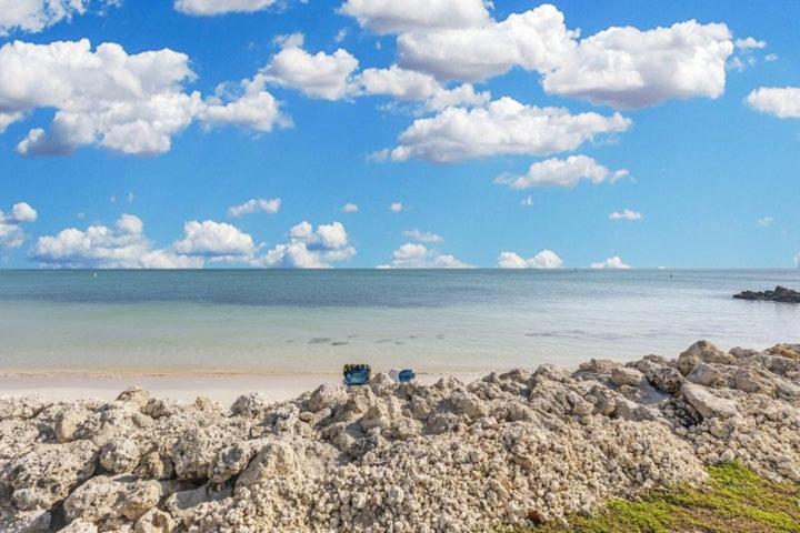Paradise Awaits You At Key Colony Beach