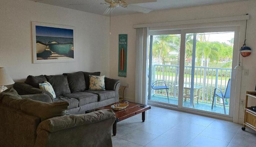 Paradise Awaits You At Key Colony Beach
