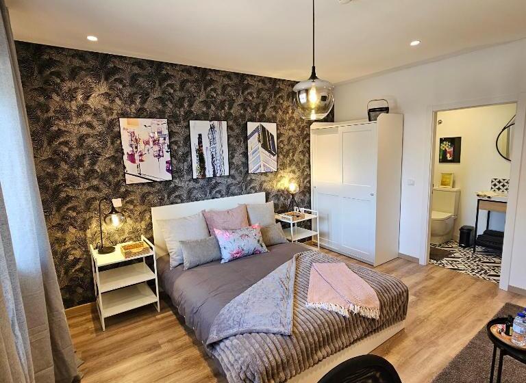 بنسيون 7min To Uni Sé Velha   Ac   Work Desk   300mbs Wifi