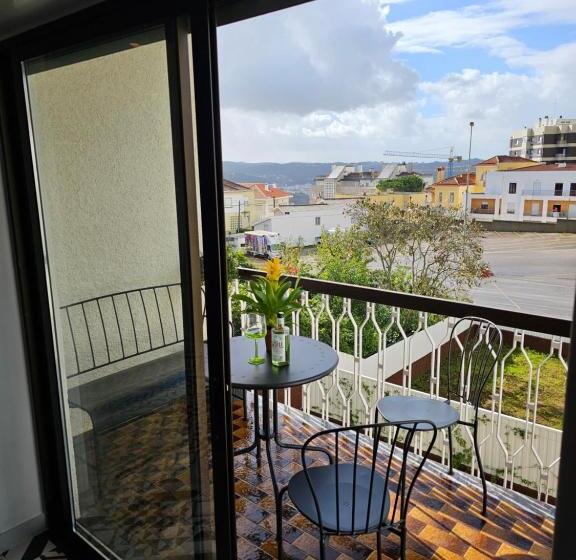 بنسيون 7min To Uni Sé Velha   Ac   Work Desk   300mbs Wifi