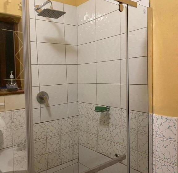 פנסיון Eliza Guest House