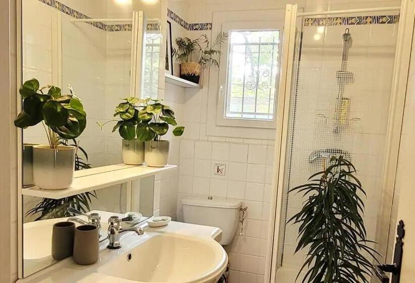 Пансион Provençal House Between Sea And Vineyards