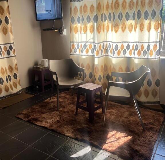 פנסיון Happy Time Guest Houses