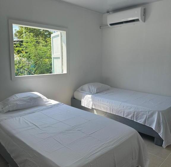 پانسیون Leonor’s Guest House