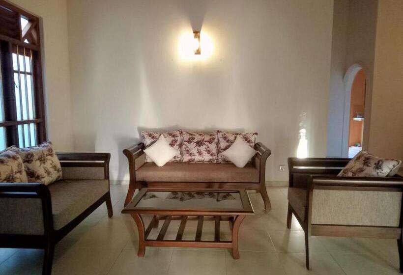 ペンション Mango Tree House