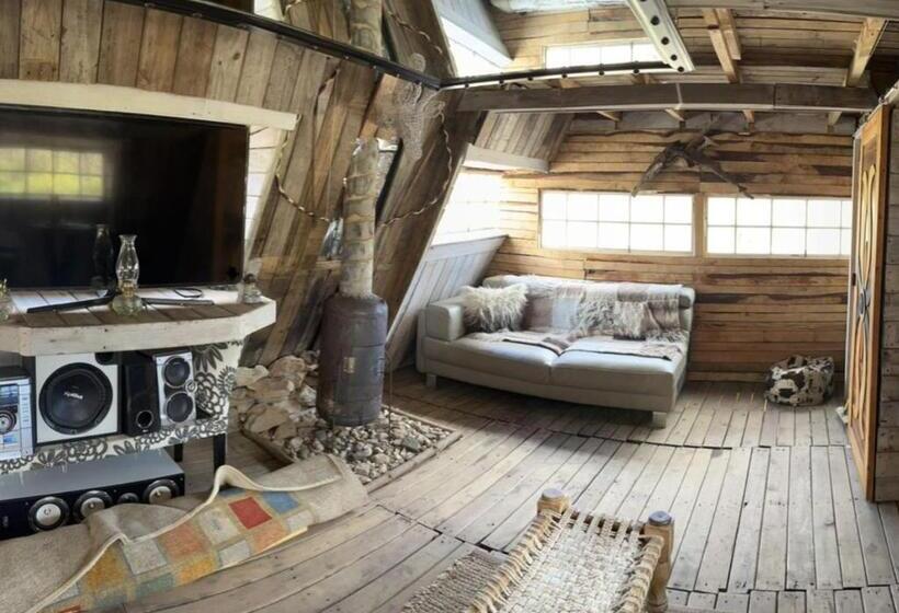 بنسيون Merrily Down The Stream Family Room