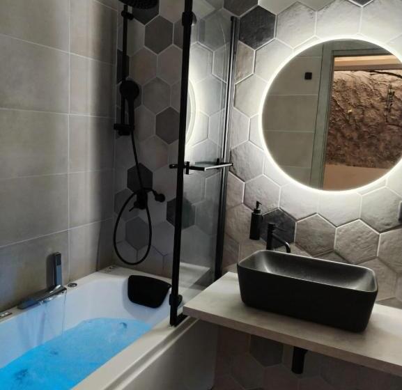 Пансион Royal Retreat