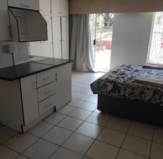 פנסיון Tumelo S Place