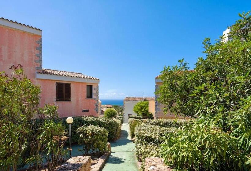 Residence With Swimming Pool In Badesi, Apartments With Air Conditioning And Private Outdoor Area