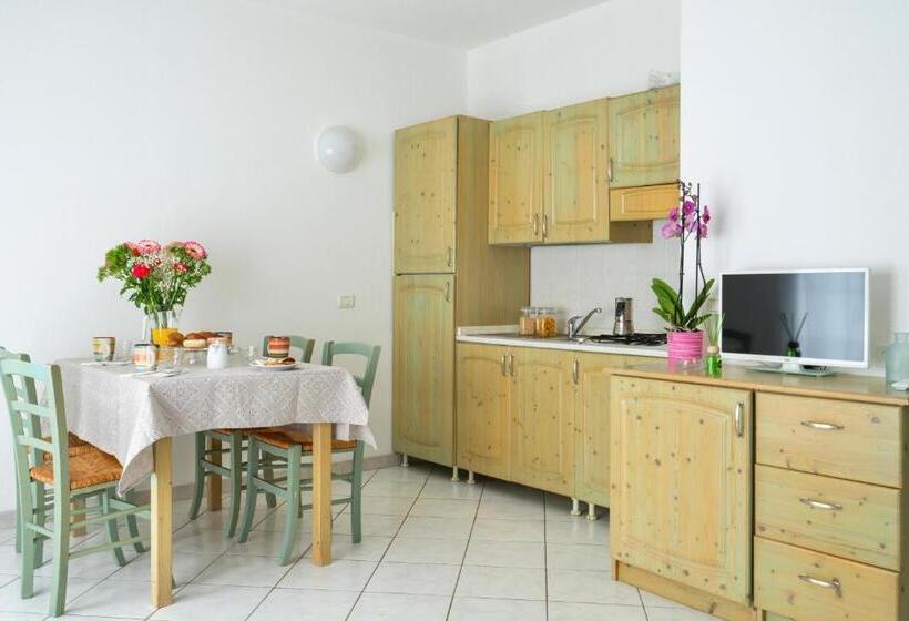 Residence With Swimming Pool In Badesi, Apartments With Air Conditioning And Private Outdoor Area