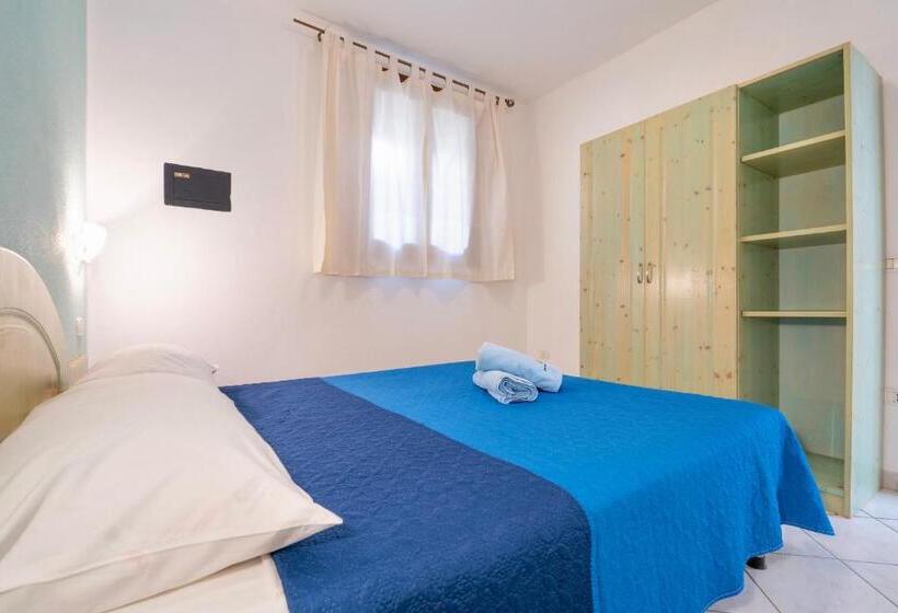 Residence With Swimming Pool In Badesi, Apartments With Air Conditioning And Private Outdoor Area