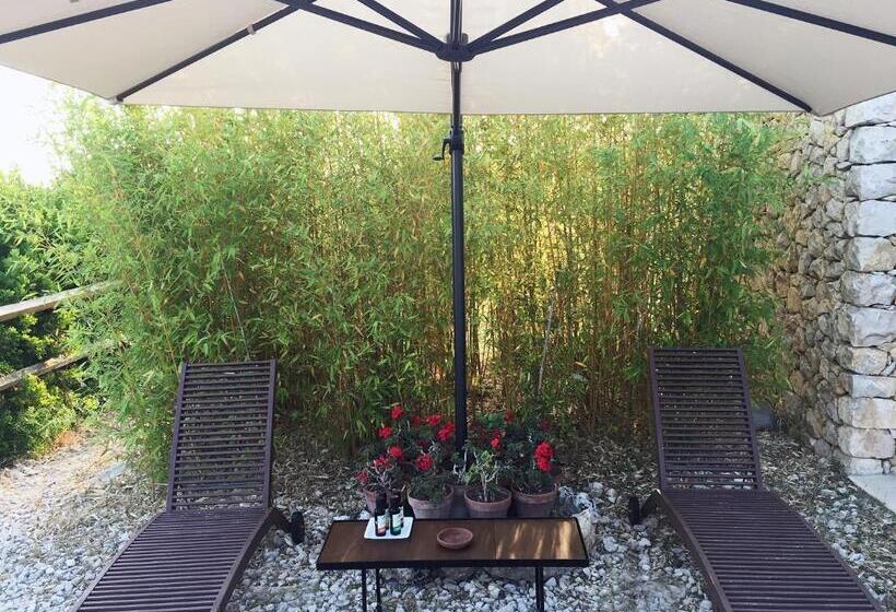 Tenuta Busulmone Con Piscina Val Di Noto Villa & Suits