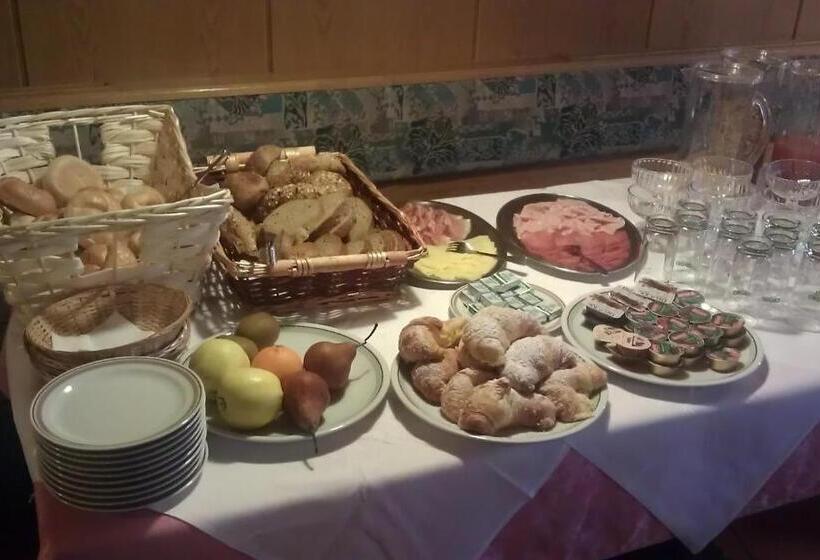 تختخواب و صبحانه Gasthof Toni