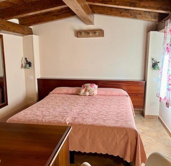 住宿加早餐  I Lecci Guesthouse