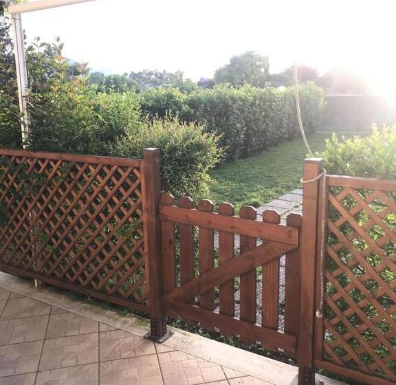 住宿加早餐  I Lecci Guesthouse