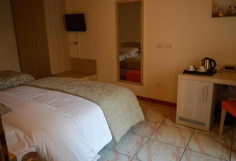 تختخواب و صبحانه La Contrada