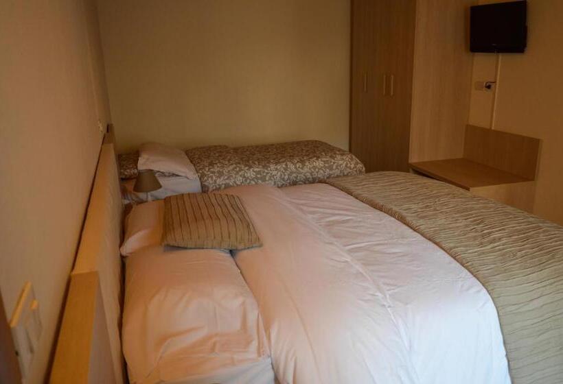 ベッドアンドブレックファースト La Contrada