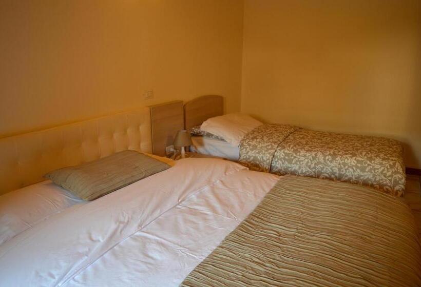 ベッドアンドブレックファースト La Contrada