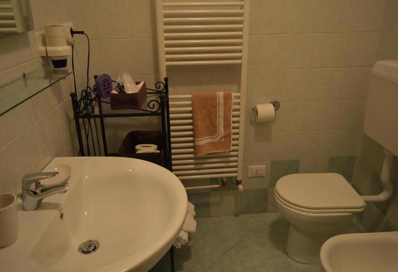 ベッドアンドブレックファースト La Contrada