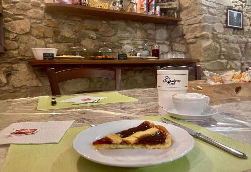 مبيت وإفطار Madonna del Poggio