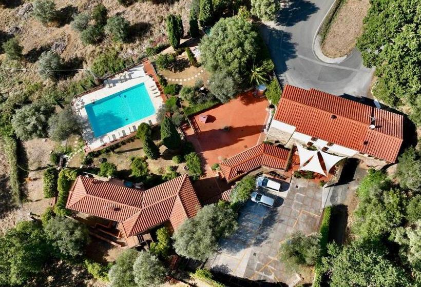 مبيت وإفطار Madonna del Poggio