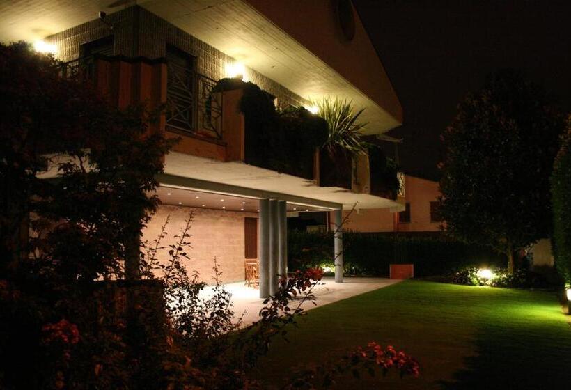 مبيت وإفطار The Flower Garden