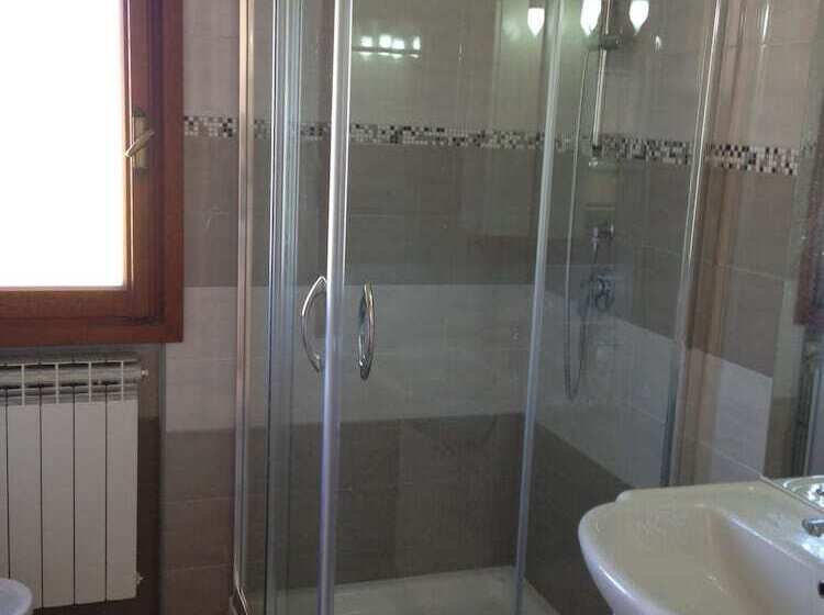 住宿加早餐  Villa Gaia   Luxury Villa, Pool & Wellness Rooms