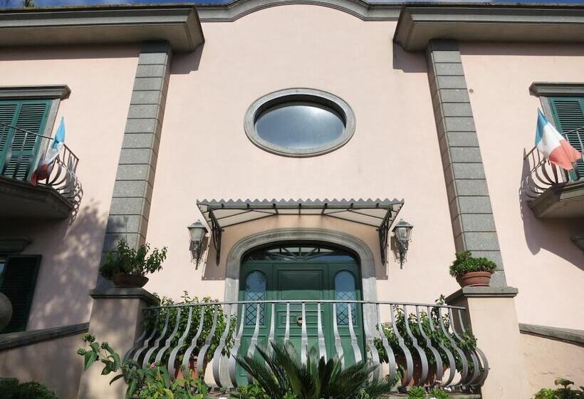 مبيت وإفطار Villa Laura