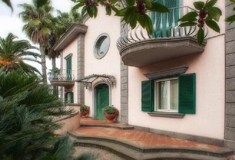 مبيت وإفطار Villa Laura