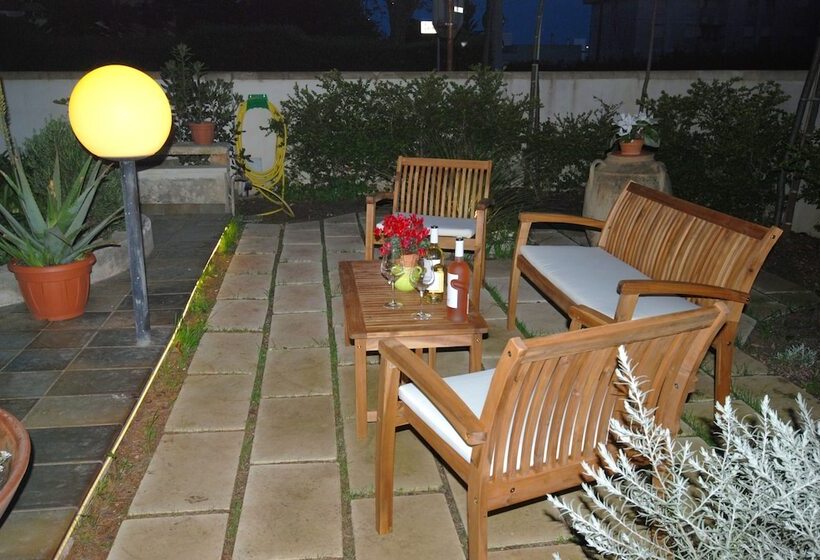 مبيت وإفطار Villa Quattro Pini