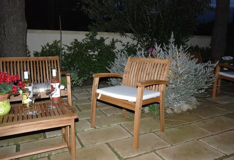 مبيت وإفطار Villa Quattro Pini