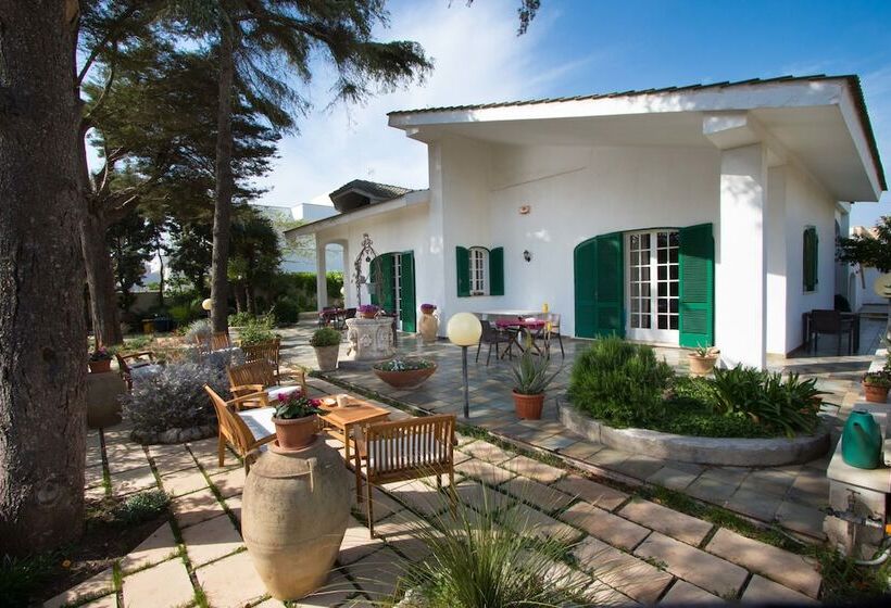 مبيت وإفطار Villa Quattro Pini