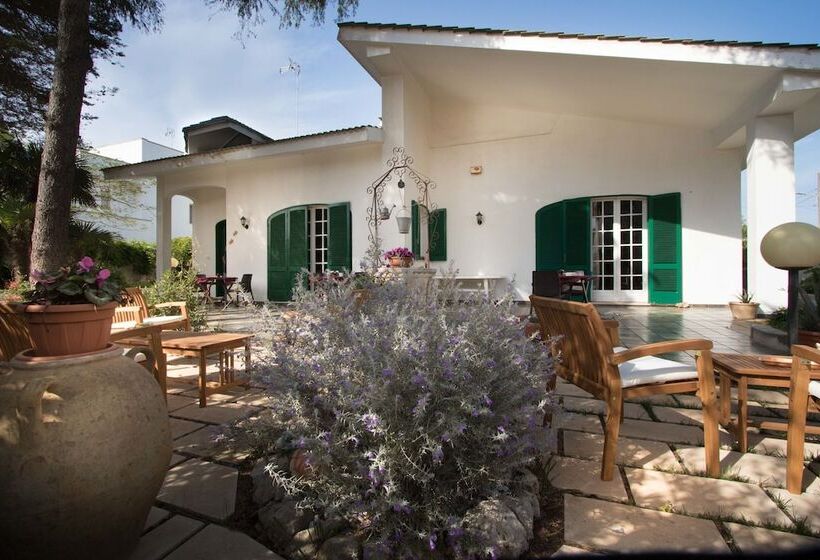 مبيت وإفطار Villa Quattro Pini