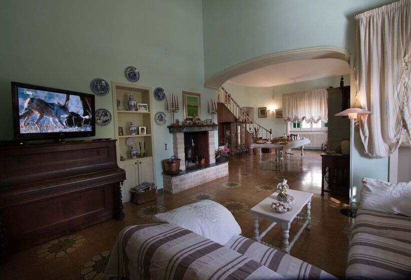 مبيت وإفطار Villa Quattro Pini